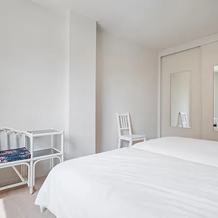 Luxury With Sea View And Parking Apartment *